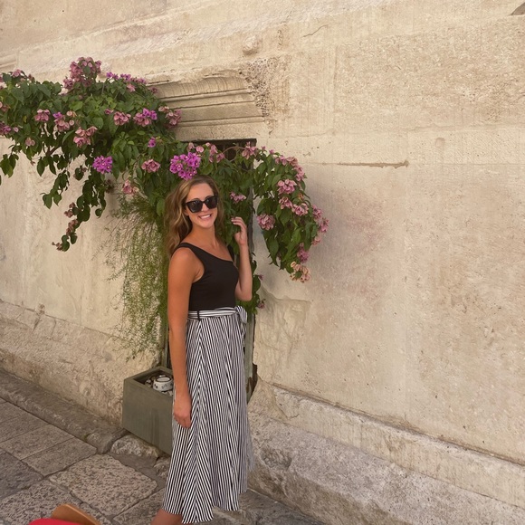 Meet your Posher, Rachel - Picture 2 of 5